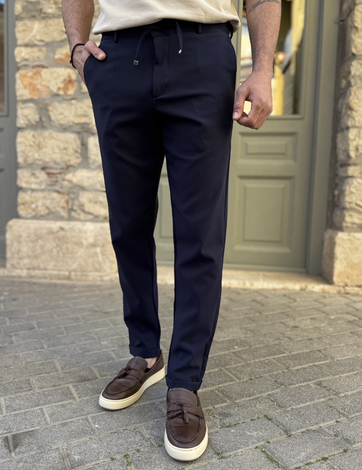 Ανδρικό υφασμάτινο μπλε παντελόνι με κορδόνι και κουμπί FCL5785N